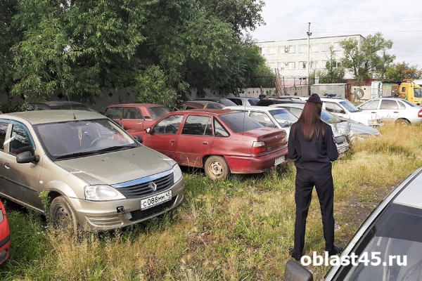 У курганских нарушителей забирают машины за повторную езду в пьяном виде У курганских нарушителей забирают машины за повторную езду в пьяном виде