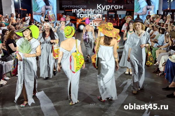 Курганские модники оценили русских кутюрье на показе industrial Fashion day