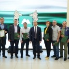 
											Губернатор Вадим Шумков поздравил спортсменов региона с Днем физкультурника, вручил награды и поблагодарил за участие в противопаводковых мероприятиях									