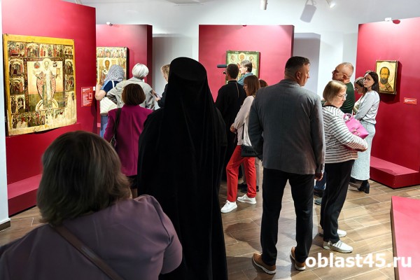 Глоток свежего воздуха для души: в Кургане открылась выставка древних икон Глоток свежего воздуха для души: в Кургане открылась выставка древних икон