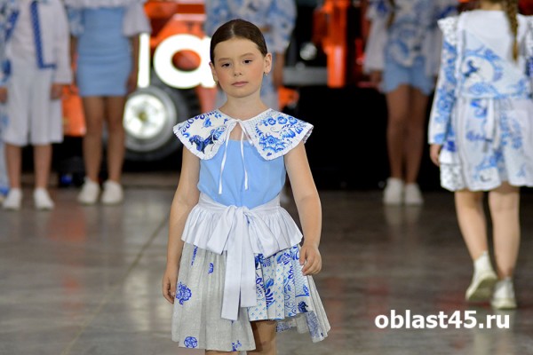Курганские модники оценили русских кутюрье на показе industrial Fashion day