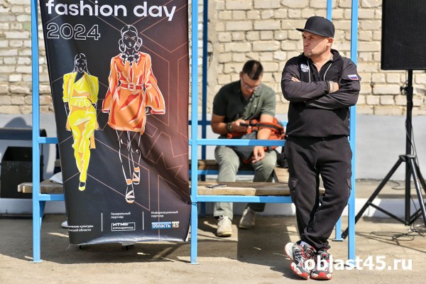 Курганские модники оценили русских кутюрье на показе industrial Fashion day