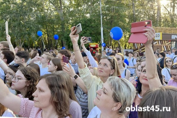 Рыба, песни, древние иконы: чем будут развлекать зауральцев в выходные? Рыба, песни, древние иконы: чем будут развлекать зауральцев в выходные?