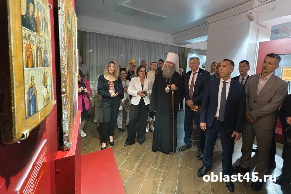 Глоток свежего воздуха для души: в Кургане открылась выставка древних икон Глоток свежего воздуха для души: в Кургане открылась выставка древних икон