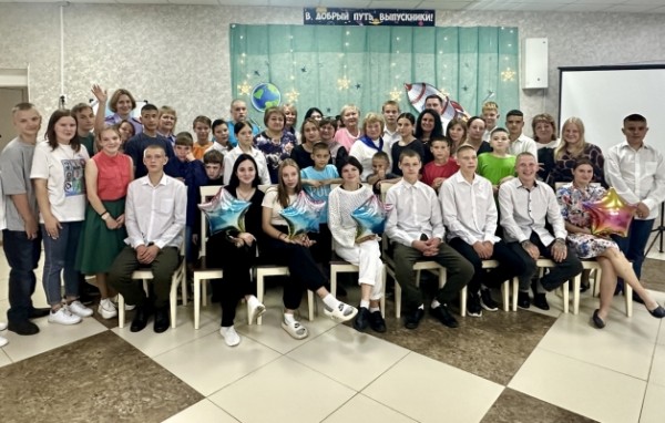 Сотрудники следственного управления поздравили выпускников и воспитанников подшефного детского учреждения с Днем знаний