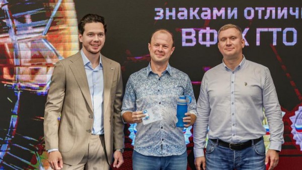 Нападающий московского &laquo;Спартака&raquo; принял участие в церемонии награждения знаками отличия