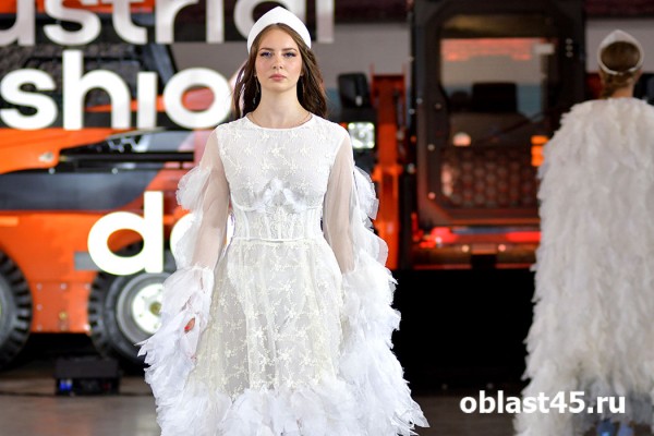 Курганские модники оценили русских кутюрье на показе industrial Fashion day