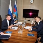 
											Губернатор Вадим Шумков обсудил вопросы ремонта федеральных трасс, проходящих через регион, с Министром транспорта РФ Романом Старовойтом  									