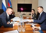 
											Губернатор Вадим Шумков обсудил вопросы ремонта федеральных трасс, проходящих через регион, с Министром транспорта РФ Романом Старовойтом  									