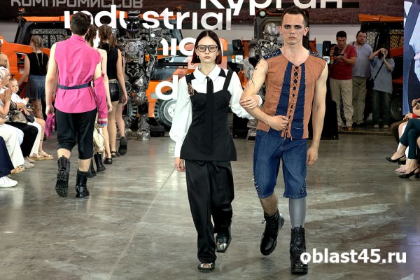 Курганские модники оценили русских кутюрье на показе industrial Fashion day