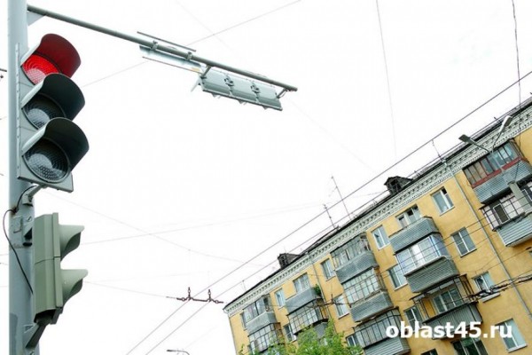 В Кургане на Коли Мяготина установили новые знаки и увеличили количество полос В Кургане на Коли Мяготина установили новые знаки и увеличили количество полос