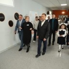 
											В День знаний в Шадринске губернатор Вадим Шумков открыл новую школу на 1100 мест									