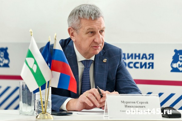 СВО, дороги, проблемные соседи: курганцы идут к сенатору Муратову за помощью