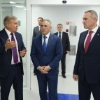 
											Губернатор Вадим Шумков вместе c полпредом Владимиром Якушевым и губернаторами Тюменской области и ХМАО-Югры осмотрели новые производства Курганского индустриального парка									