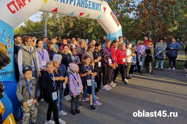 Беги на здоровье: курганцы решили бегом привлечь внимание к раку толстой кишки Беги на здоровье: курганцы решили бегом привлечь внимание к раку толстой кишки
