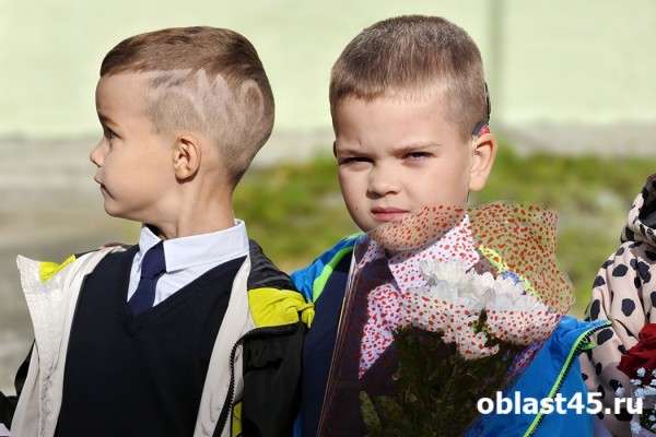 День знаний: почти 102 тысячи учеников Курганской области вернулись в школы