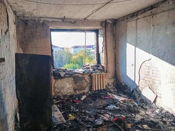 В Кургане огнеборцы спасли более 30 человек из пожара В Кургане огнеборцы спасли более 30 человек из пожара