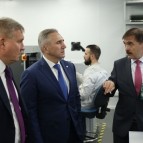 
											Губернатор Вадим Шумков вместе c полпредом Владимиром Якушевым и губернаторами Тюменской области и ХМАО-Югры осмотрели новые производства Курганского индустриального парка									