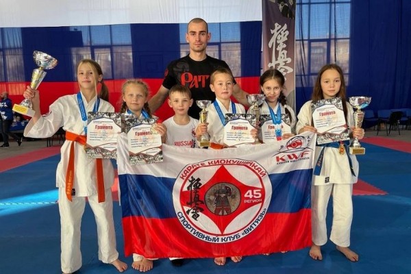 Шадринские каратисты вернулись с российского первенства призёрами Шадринские каратисты вернулись с российского первенства призёрами