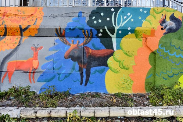 Волшебные лоси, зайцы и Рихард Зорге: в Кургане в разгаре фестиваль стрит-арта