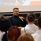 
											Первый заместитель губернатора Андрей Алексеев провёл &laquo;Классную встречу&raquo; с активистами &laquo;Движения первых&raquo;									