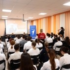 
											Первый заместитель губернатора Андрей Алексеев провёл &laquo;Классную встречу&raquo; с активистами &laquo;Движения первых&raquo;									