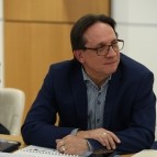 
											Курганское экономическое чудо и дополнительные ресурсы для дальнейшего развития региона губернатор Вадим Шумков обсудил с ведущими экспертами-политологами									