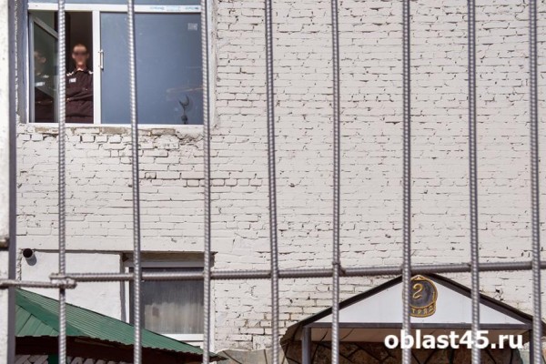 За угрозы и избиение шадринец отправится в колонию почти на 4 года За угрозы и избиение шадринец отправится в колонию почти на 4 года