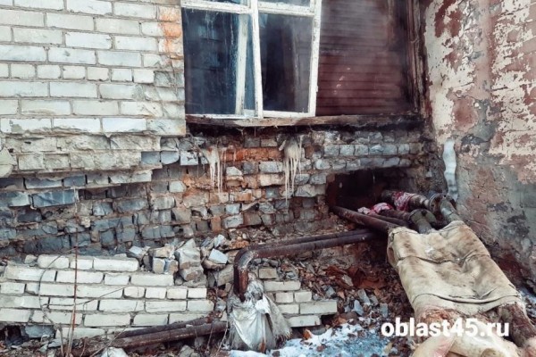 В администрации Кургана обсудили ремонт аварийного общежития на Красномаячной