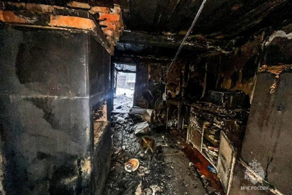 Замкнуло: в Мокроусово спасли из огня дом зауральцев Замкнуло: в Мокроусово спасли из огня дом зауральцев