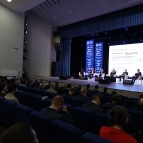 
											Губернатор Вадим Шумков вместе с экспертами и предпринимателями на межрегиональном форуме &laquo;вКУБе-2024&raquo; обсудил вопросы внедрения новых технологий и подготовки кадров									