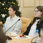 
											Губернатор Вадим Шумков встретился с победителем Китайской национальной олимпиады по математике Евгением Русановым и его одноклассниками									