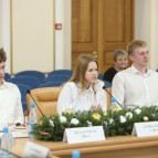 
											Губернатор Вадим Шумков встретился с победителем Китайской национальной олимпиады по математике Евгением Русановым и его одноклассниками									
