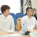 
											Губернатор Вадим Шумков встретился с победителем Китайской национальной олимпиады по математике Евгением Русановым и его одноклассниками									