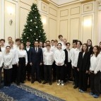 
											Губернатор Вадим Шумков встретился с победителем Китайской национальной олимпиады по математике Евгением Русановым и его одноклассниками									