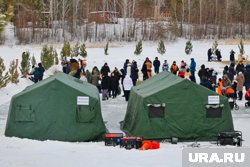Без трусов, в одном носке, без шапок: курганцы лишились своих вещей после крещенских купаний. Фото