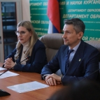 Первый заместитель губернатора Андрей Алексеев обсудил с руководителями школ вопросы профилактики конфликтов среди учащихся
Первый заместитель губернатора Андрей Алексеев обсудил с руководителями школ вопросы профилактики конфликтов среди учащихся