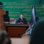 Первый заместитель губернатора Андрей Алексеев обсудил с руководителями школ вопросы профилактики конфликтов среди учащихся
Первый заместитель губернатора Андрей Алексеев обсудил с руководителями школ вопросы профилактики конфликтов среди учащихся