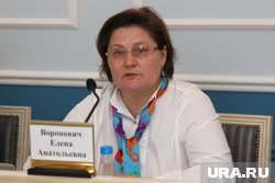 Главврач курганской больницы Елена Воронович исполнила песню в память о сыновьях и матерях России. Видео
