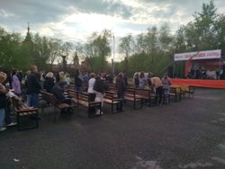 Курганцы на концерте в Горсаду встали, услышав песню &laquo;День Победы&raquo;. Видео