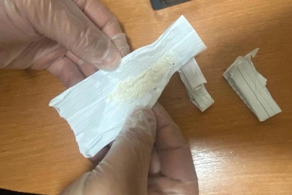 Курганец попался полицейским с самодельным наркотиком Курганец попался полицейским с самодельным наркотиком