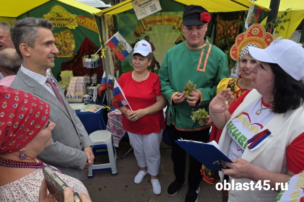 Фестиваль славянской и казачьей культуры «Русское поле» в прямом эфире «Область 45» Фестиваль славянской и казачьей культуры «Русское поле» в прямом эфире «Область 45»