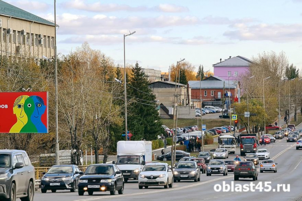 В Кургане затруднено движение на Бурова-Петрова из-за закрытого перекрёстка В Кургане затруднено движение на Бурова-Петрова из-за закрытого перекрёстка