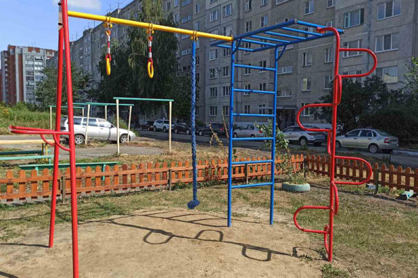 В Кургане прокуратура начала проверку после травмирования ребенка на детской площадке в Заозерном В Кургане прокуратура начала проверку после травмирования ребенка на детской площадке в Заозерном