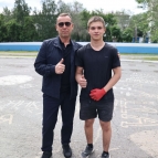 
											Губернатор Вадим Шумков проконтролировал ход ремонта 22-й школы города Кургана и пообщался с её выпускником									