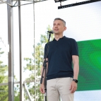 Вице-губернатор Андрей Алексеев в День молодежи вручил областные премии
Вице-губернатор Андрей Алексеев в День молодежи вручил областные премии