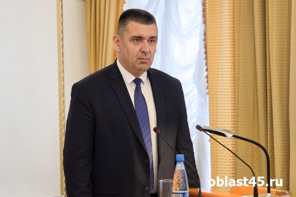 Аплодировали впервые за много лет: сенатор Муратов выступил в курганской облдуме Аплодировали впервые за много лет: сенатор Муратов выступил в курганской облдуме
