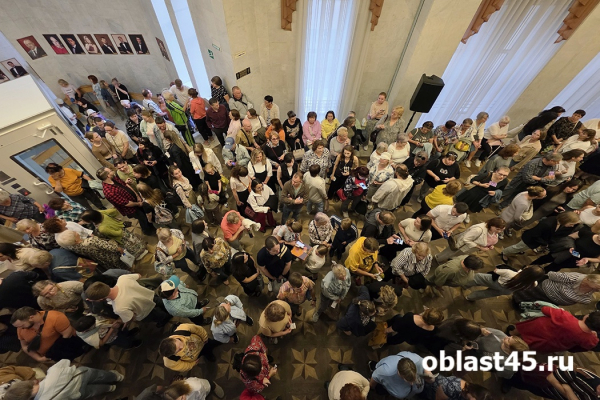 Говорящая голова, борода Черномора: оперой в Кургане открылся фестиваль «От Востока до Запада» Говорящая голова, борода Черномора: оперой в Кургане открылся фестиваль «От Востока до Запада»