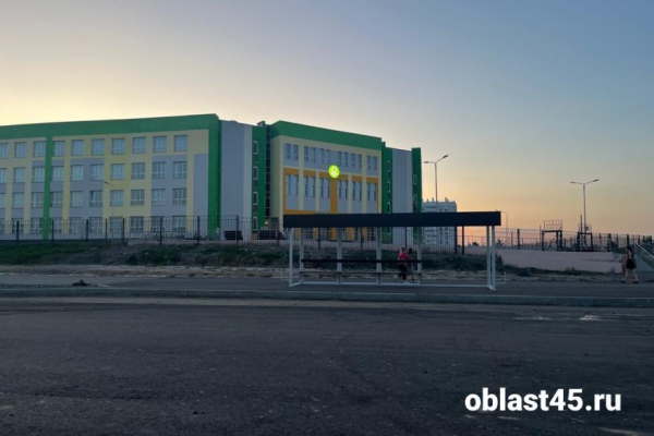 Новые автобусные остановки появились на Фарафонова в Кургане Новые автобусные остановки появились на Фарафонова в Кургане