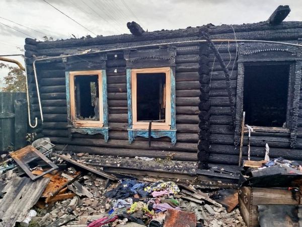 В Курганской области при пожаре погибли многодетные родители и ребёнок 